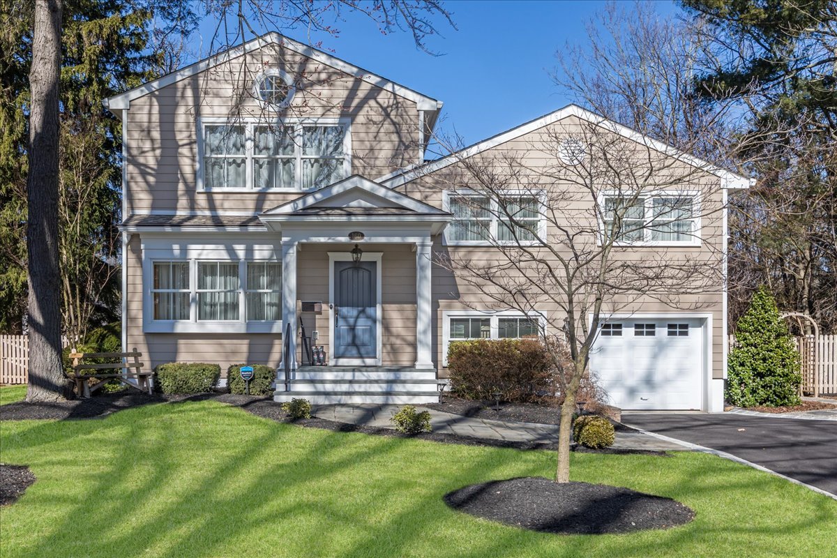 160 Hickory Ct