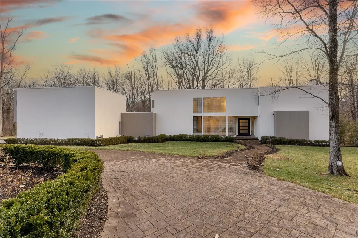230 Brooks Bend, Princeton NJ — Modernist estate at twilight