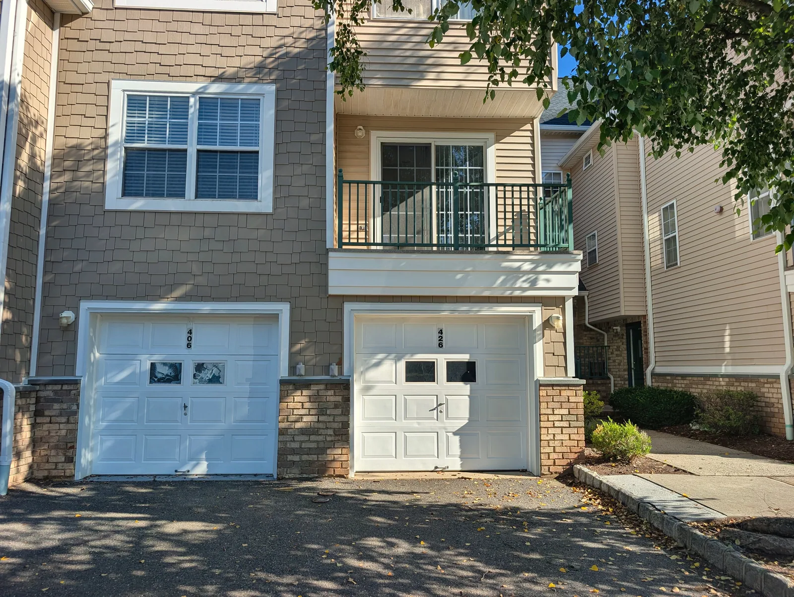 406 Rhoads Dr