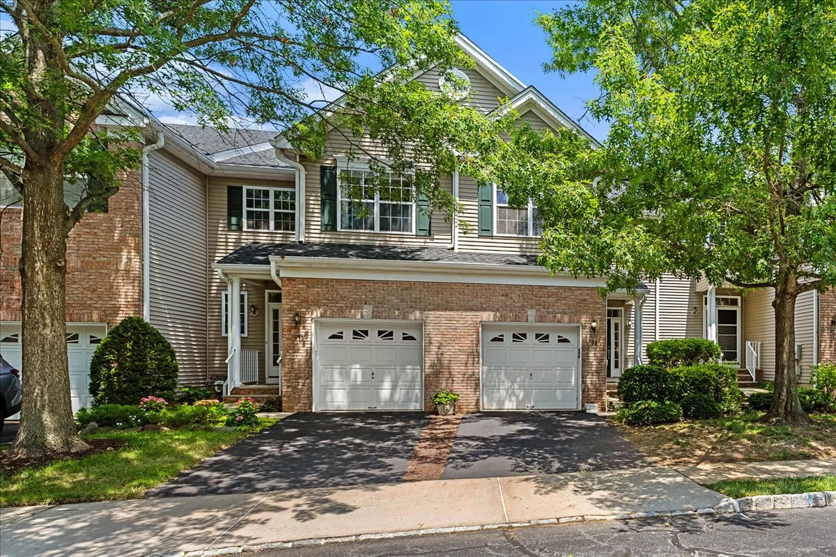 75 Truman Ave