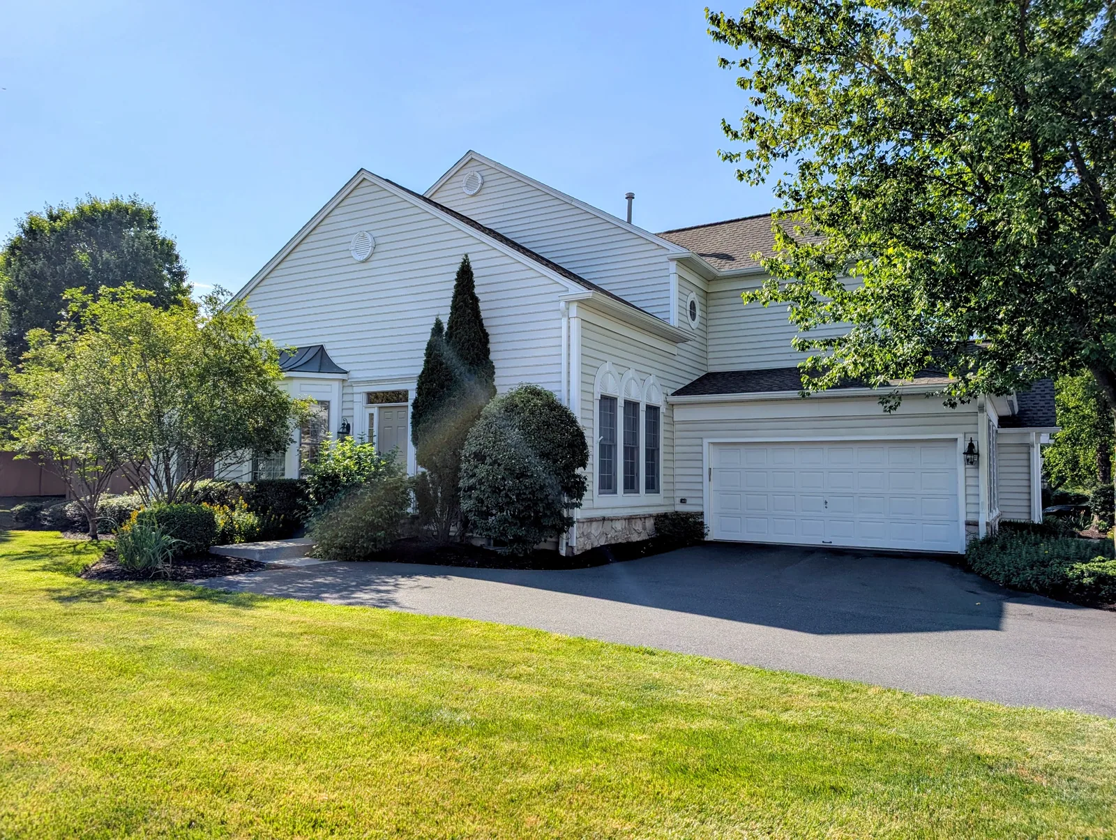 8 Trewbridge Ct