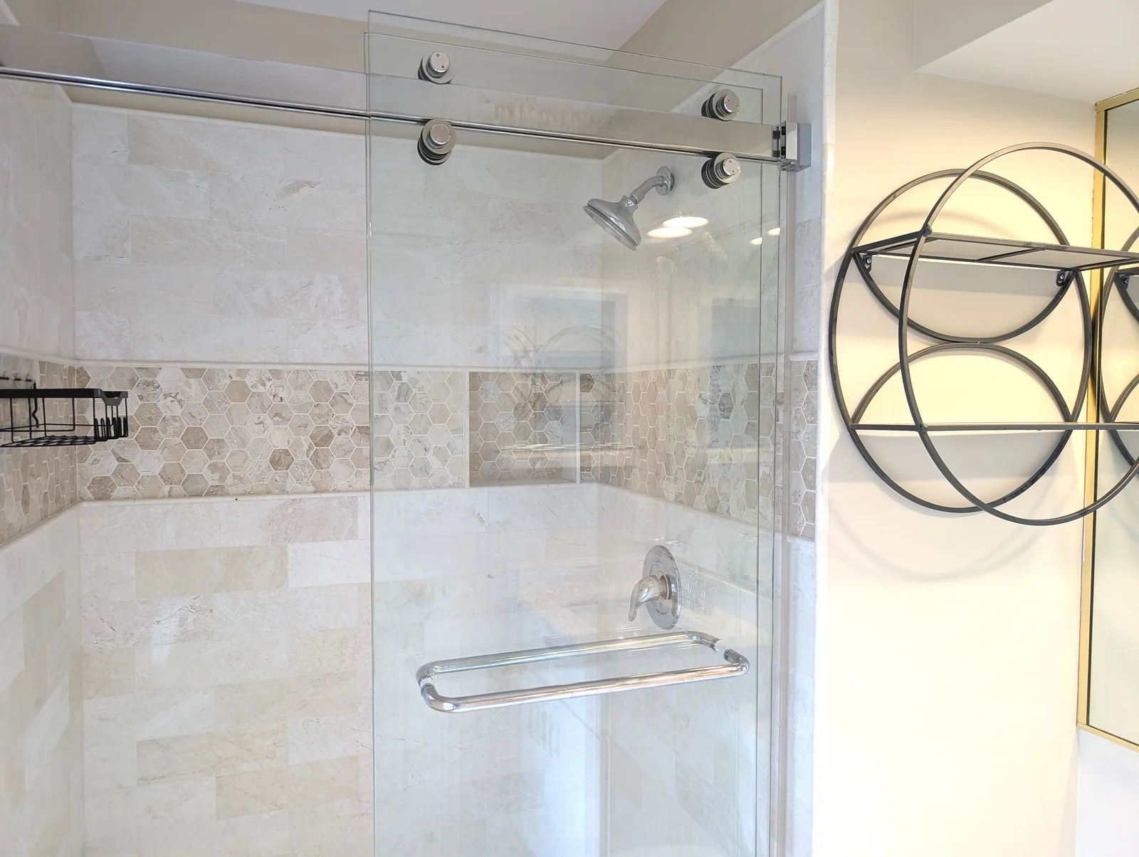 Spa-Style Main Bath